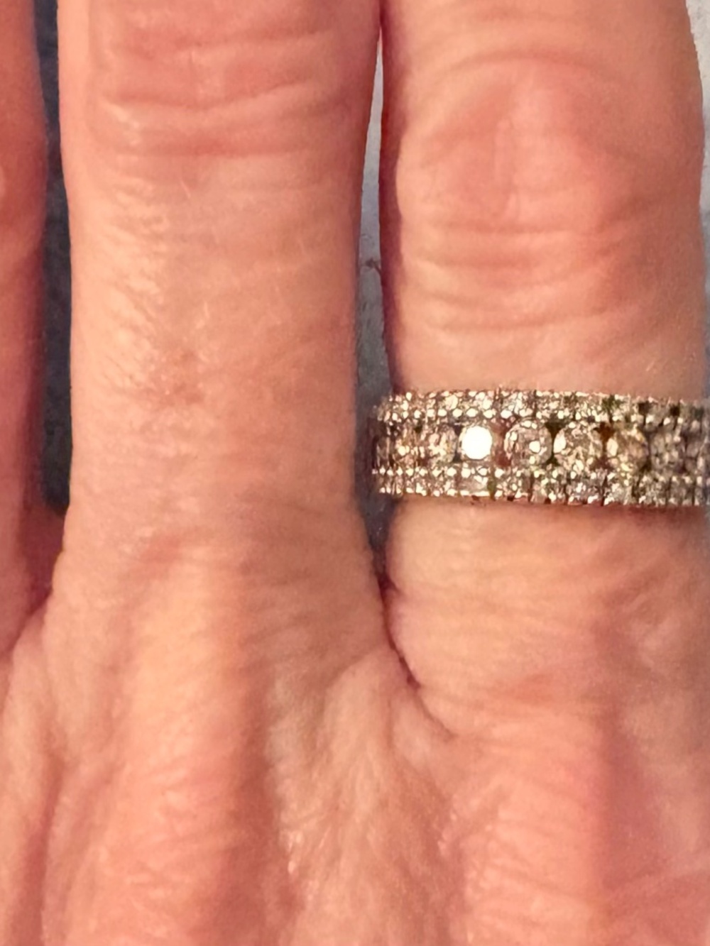 White and Champagne Diamonds in White Gold Size 6.5 - Picture 2 of 7
